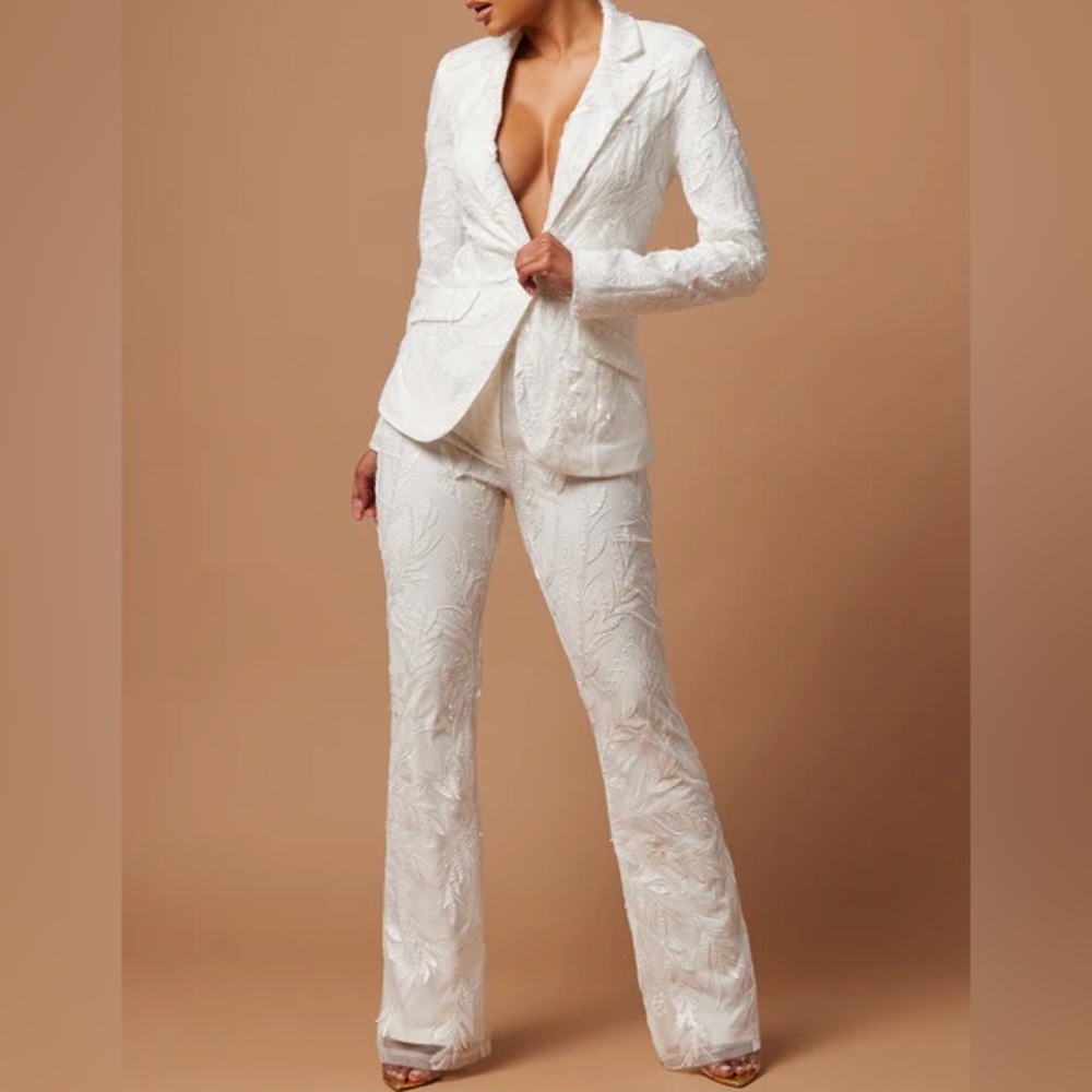 Elegant White Women's Suit Set